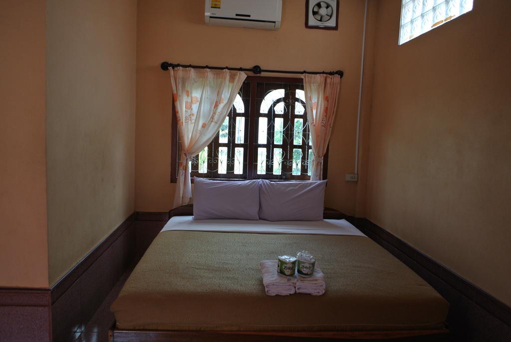Dalom Guesthouse Ban Dondét Екстериор снимка