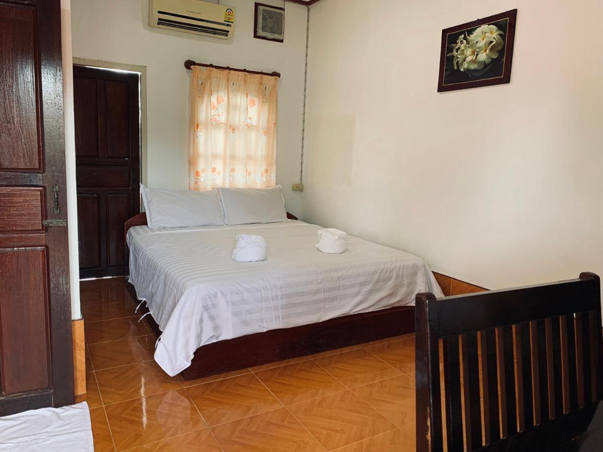 Dalom Guesthouse Ban Dondét Екстериор снимка
