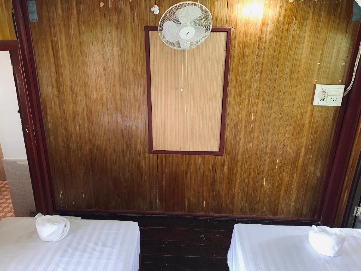 Dalom Guesthouse Ban Dondét Екстериор снимка
