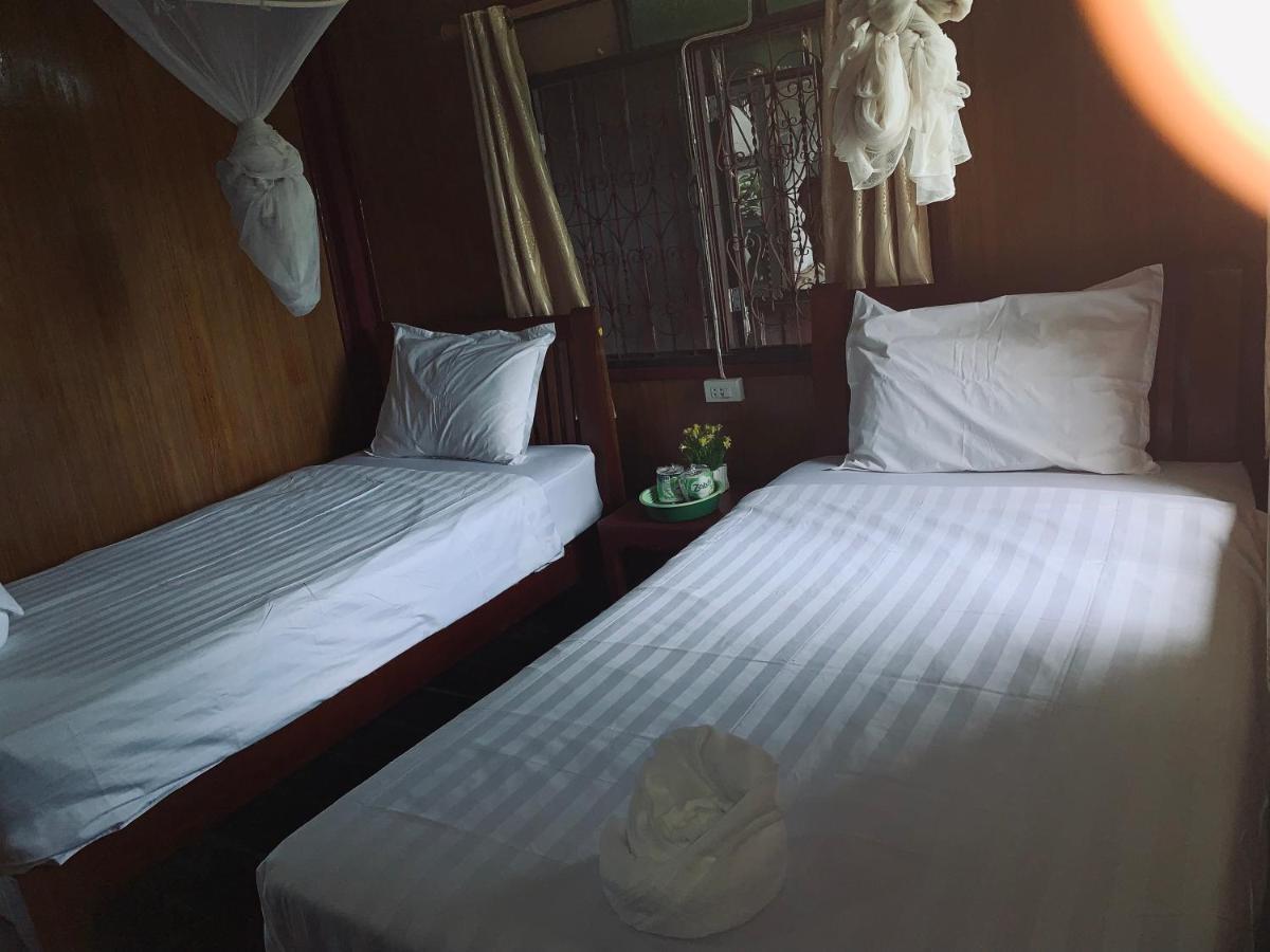 Dalom Guesthouse Ban Dondét Екстериор снимка