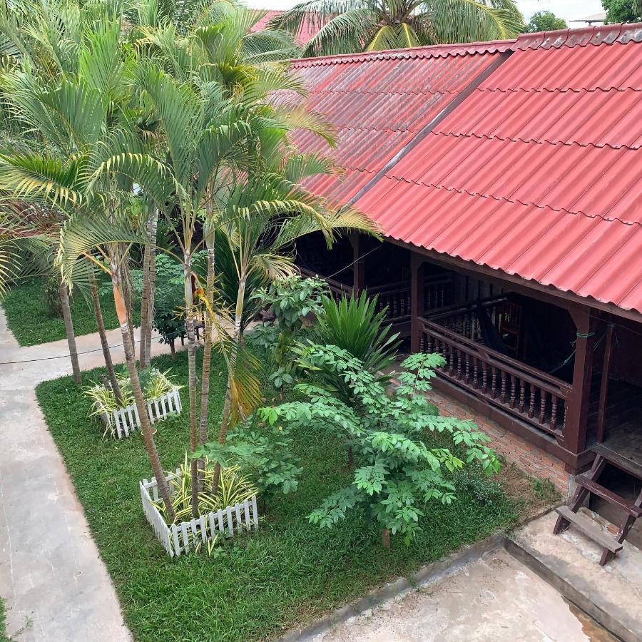 Dalom Guesthouse Ban Dondét Екстериор снимка