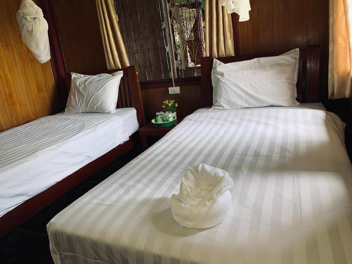 Dalom Guesthouse Ban Dondét Екстериор снимка